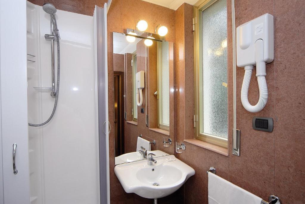 Hotel Maria Nella Bardineto Habitación foto